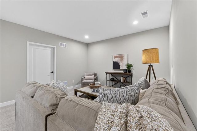 25039 W 94th Terrace, Lenexa, KS 66227