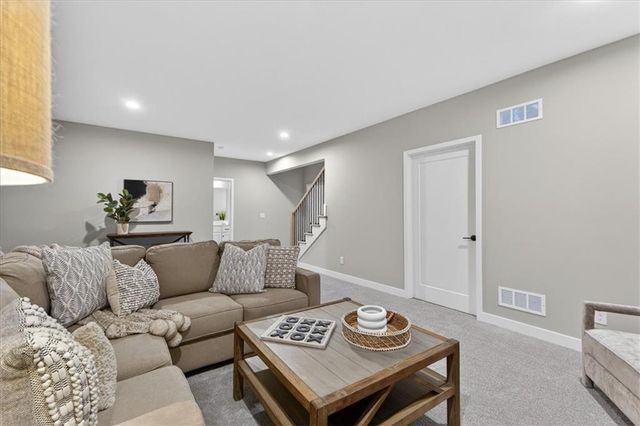 25039 W 94th Terrace, Lenexa, KS 66227