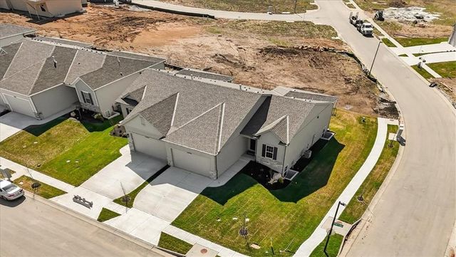 25039 W 94th Terrace, Lenexa, KS 66227
