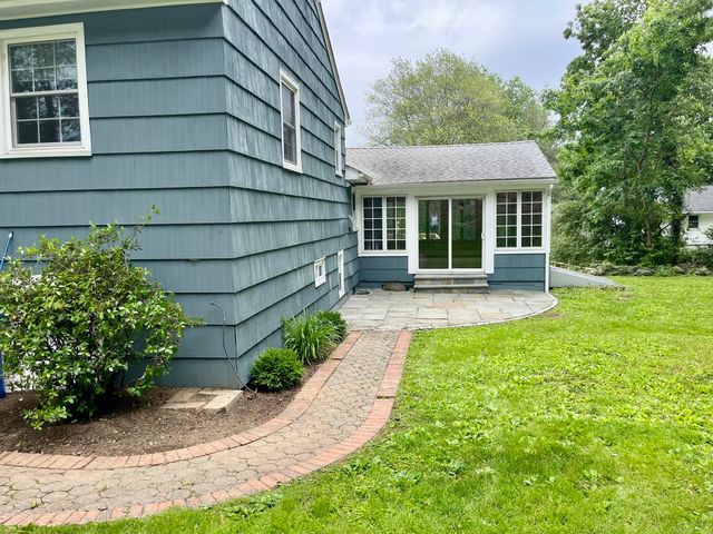 11 Cornwall Road, Norwalk, CT 06850