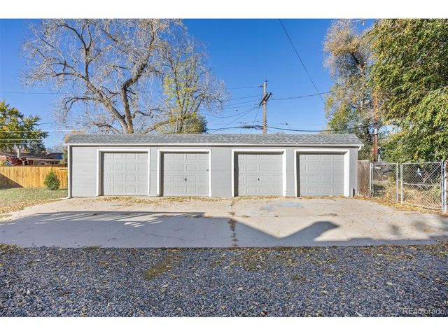2565 Pierce St, Lakewood, CO 80214