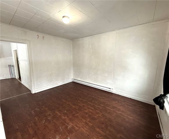 16 Barnes Avenue, Utica, NY 13502