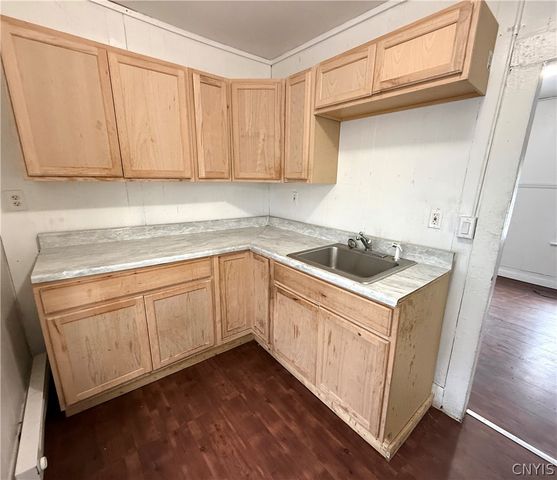 16 Barnes Avenue, Utica, NY 13502