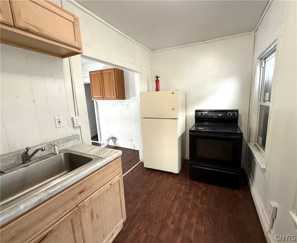 16 Barnes Avenue, Utica, NY 13502