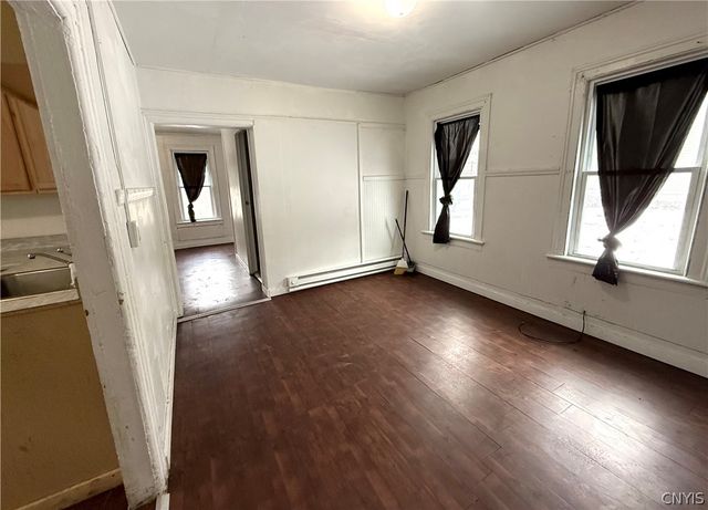 16 Barnes Avenue, Utica, NY 13502