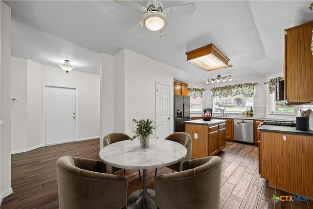 1824 Red Rock Drive, Round Rock, TX 78665