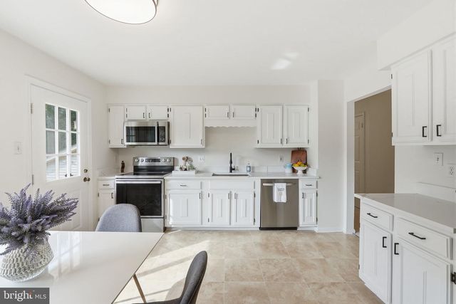 3213 ALLNESS LN, Herndon, VA 20171