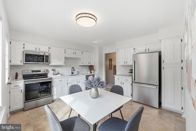 3213 ALLNESS LN, Herndon, VA 20171
