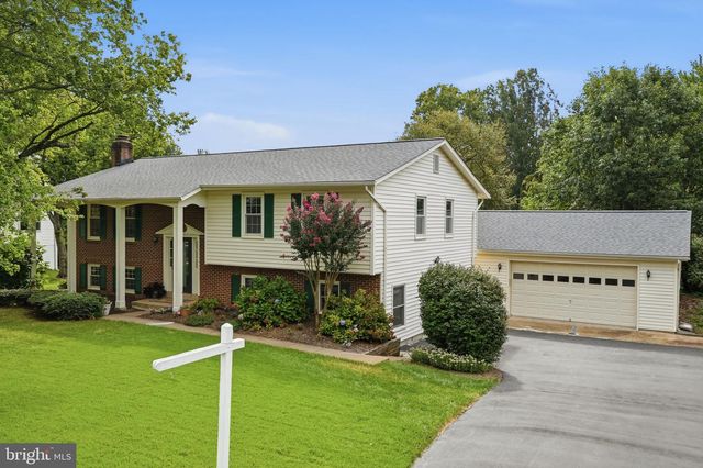 3213 ALLNESS LN, Herndon, VA 20171