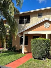 10431 NW 3rd St, Pembroke Pines, FL 33026