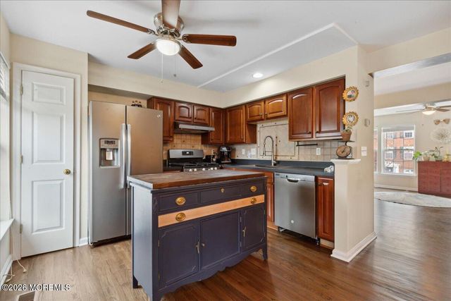 36 Saxton Road, Farmingdale, NJ 07727