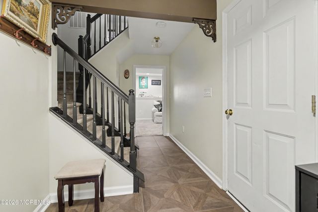 36 Saxton Road, Farmingdale, NJ 07727