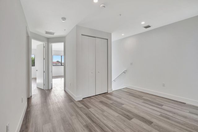 4208 NE 7TH Terrace, Oakland Park, FL 33334