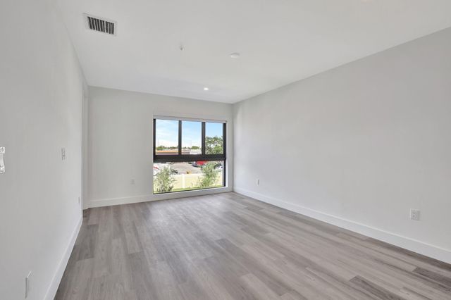 4208 NE 7TH Terrace, Oakland Park, FL 33334