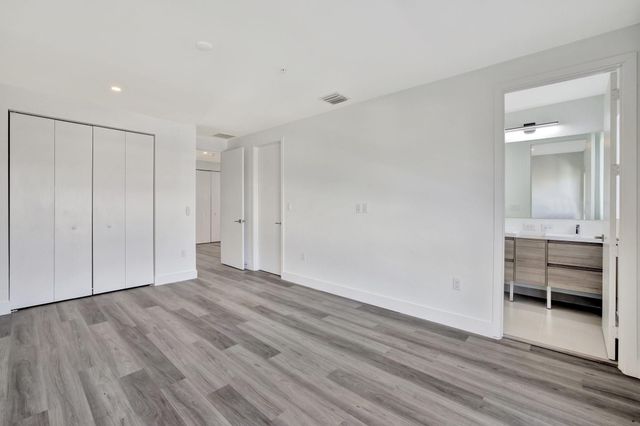 4208 NE 7TH Terrace, Oakland Park, FL 33334