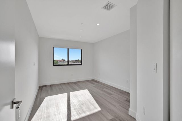 4208 NE 7TH Terrace, Oakland Park, FL 33334