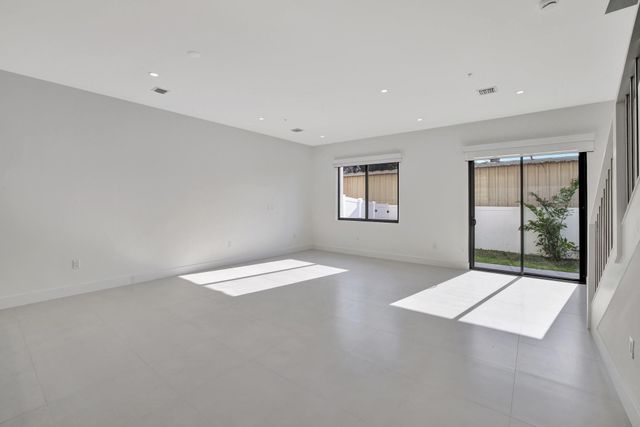 4208 NE 7TH Terrace, Oakland Park, FL 33334