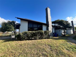 2201 Seville Court, Dalworthington Gardens, TX 76013