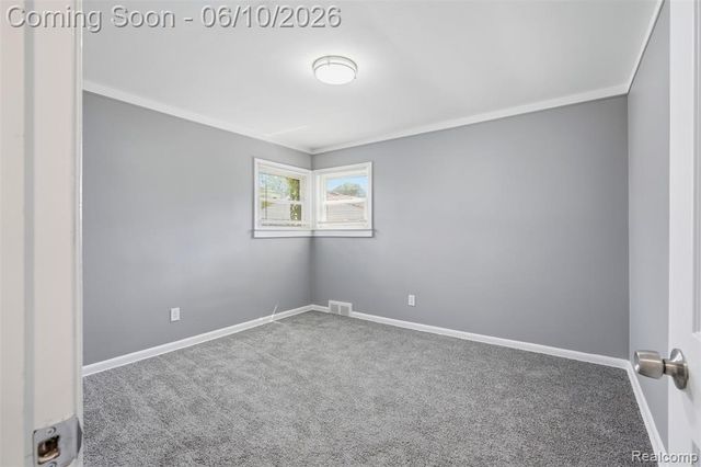 8245 Roosevelt Street, Taylor, MI 48180