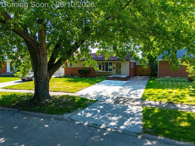 8245 Roosevelt Street, Taylor, MI 48180