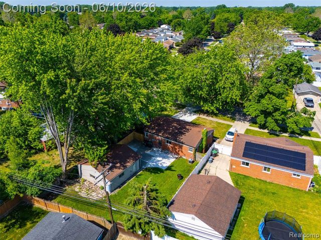 8245 Roosevelt Street, Taylor, MI 48180