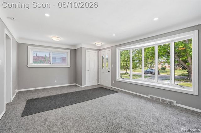 8245 Roosevelt Street, Taylor, MI 48180