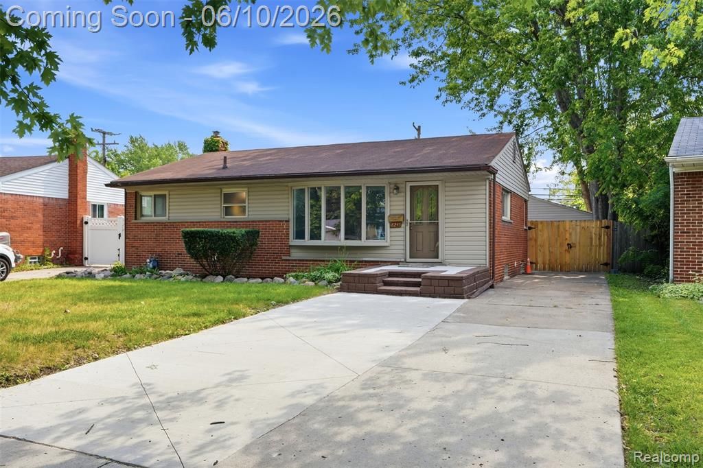 8245 Roosevelt Street, Taylor, MI 48180