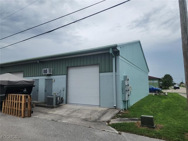 1007 NE 7th TER, Cape Coral, FL 33909