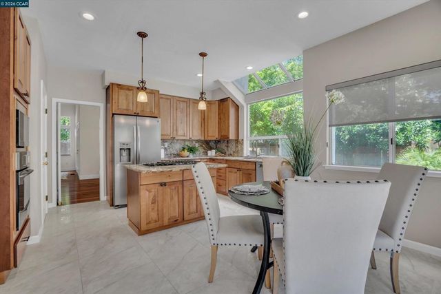 2208 Fieldcrest Ct, Fairfield, CA 94534