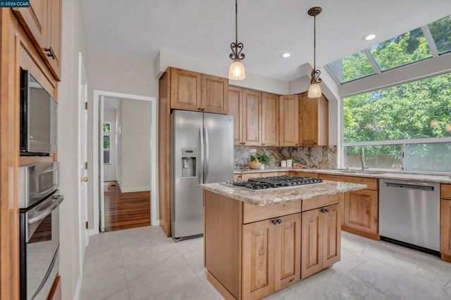 2208 Fieldcrest Ct, Fairfield, CA 94534