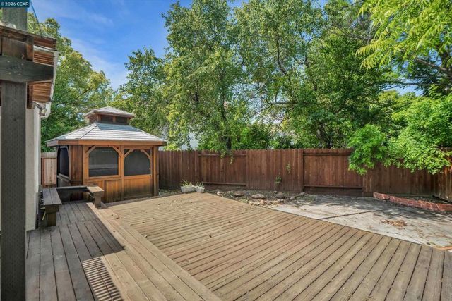 2208 Fieldcrest Ct, Fairfield, CA 94534