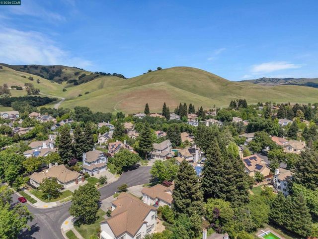 2208 Fieldcrest Ct, Fairfield, CA 94534