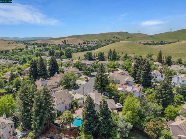 2208 Fieldcrest Ct, Fairfield, CA 94534