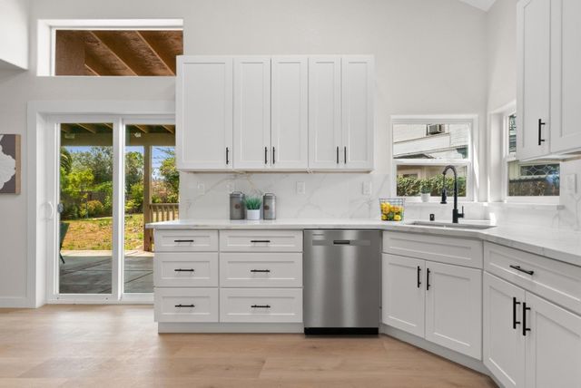 2170 Clearview Drive, Hollister, CA 95023