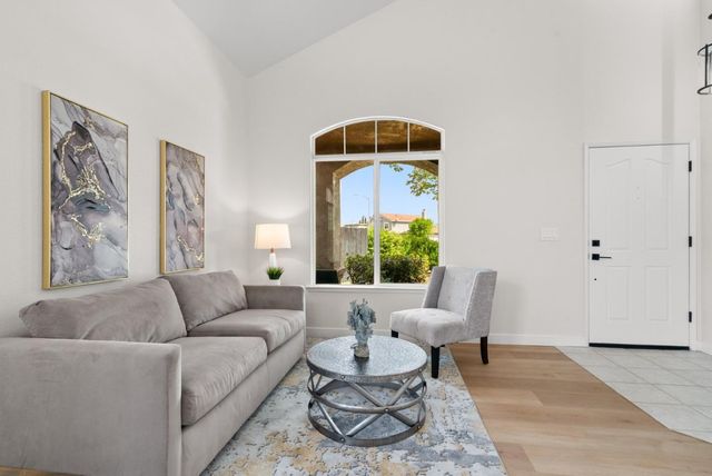 2170 Clearview Drive, Hollister, CA 95023