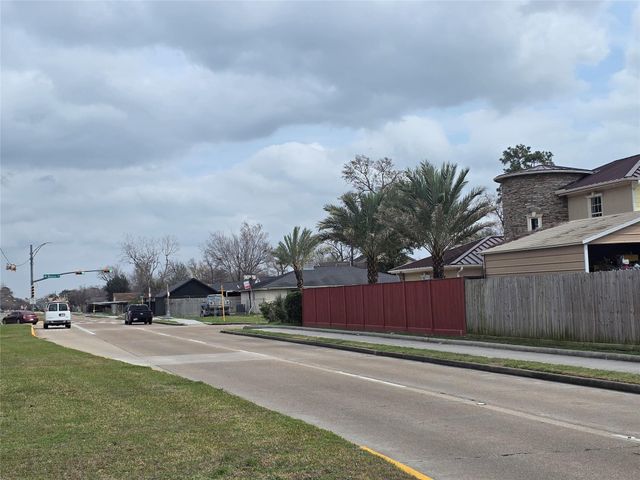 830 Hollycrest Drive, Channelview, TX 77530
