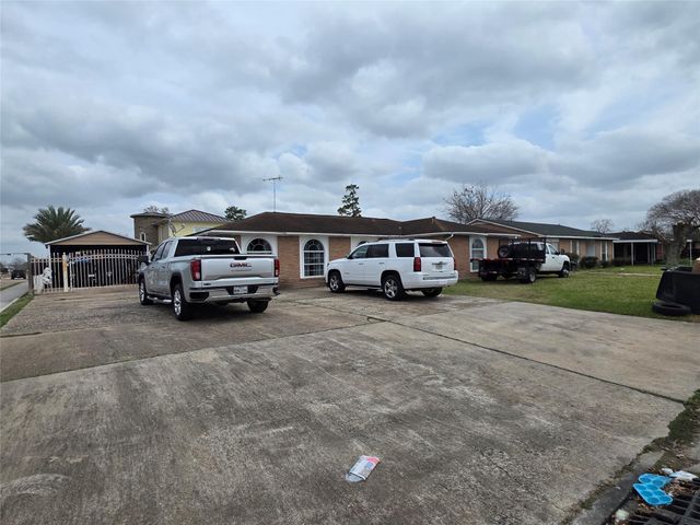 830 Hollycrest Drive, Channelview, TX 77530