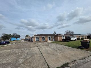 830 Hollycrest Drive, Channelview, TX 77530