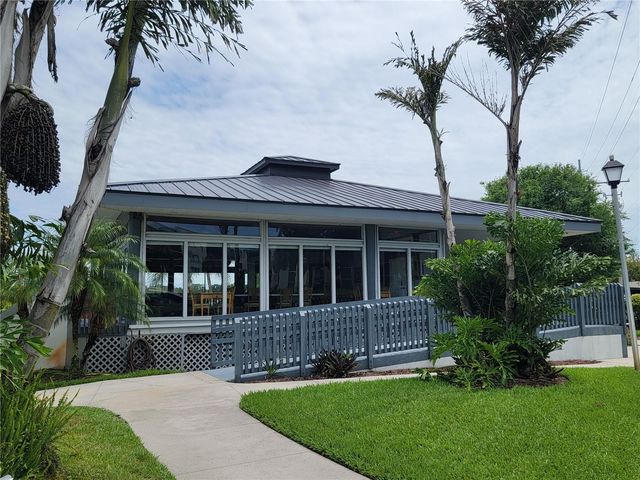 2424 W TAMPA BAY BLVD M-201, Tampa, FL 33607