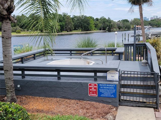 2424 W TAMPA BAY BLVD M-201, Tampa, FL 33607