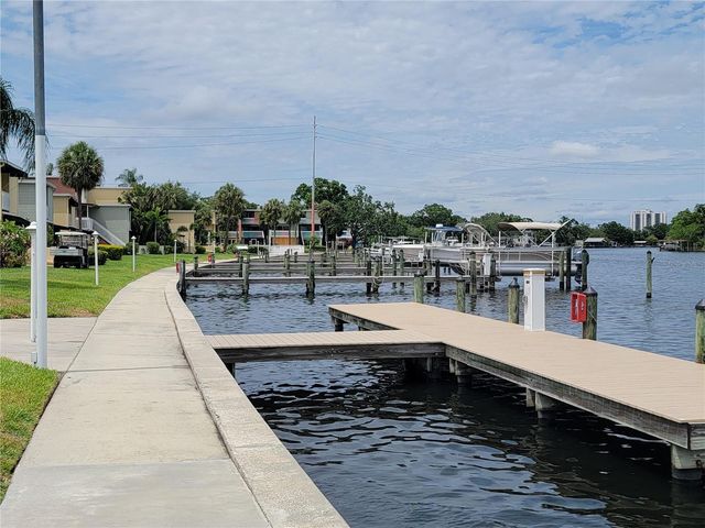 2424 W TAMPA BAY BLVD M-201, Tampa, FL 33607