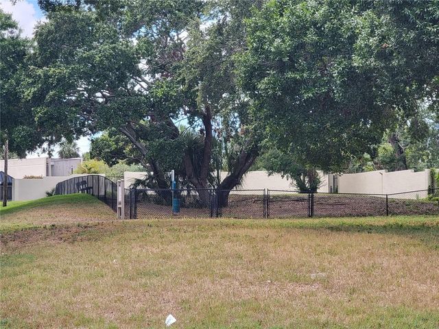 2424 W TAMPA BAY BLVD M-201, Tampa, FL 33607