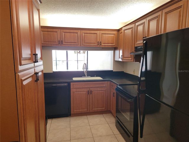 2424 W TAMPA BAY BLVD M-201, Tampa, FL 33607