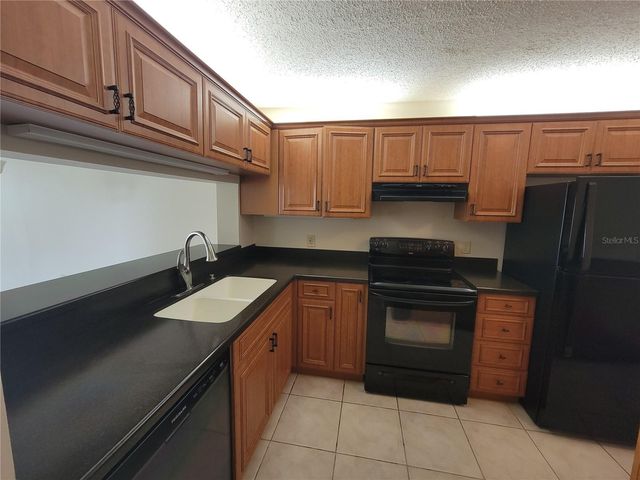 2424 W TAMPA BAY BLVD M-201, Tampa, FL 33607