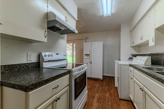 3213 Thames Street, Irving, TX 75062