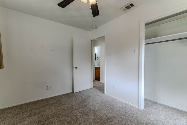 3213 Thames Street, Irving, TX 75062