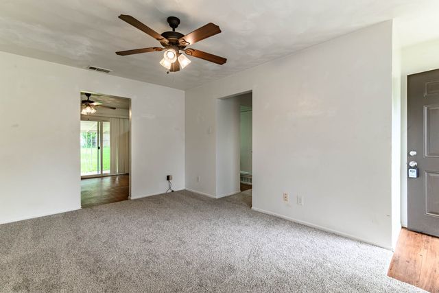 3213 Thames Street, Irving, TX 75062