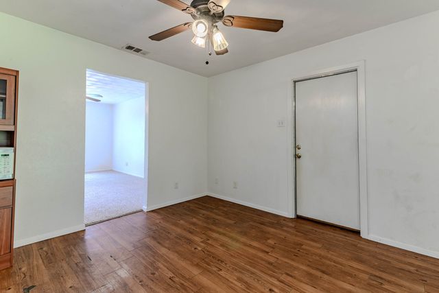 3213 Thames Street, Irving, TX 75062