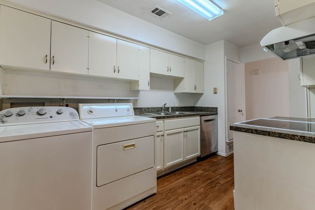 3213 Thames Street, Irving, TX 75062