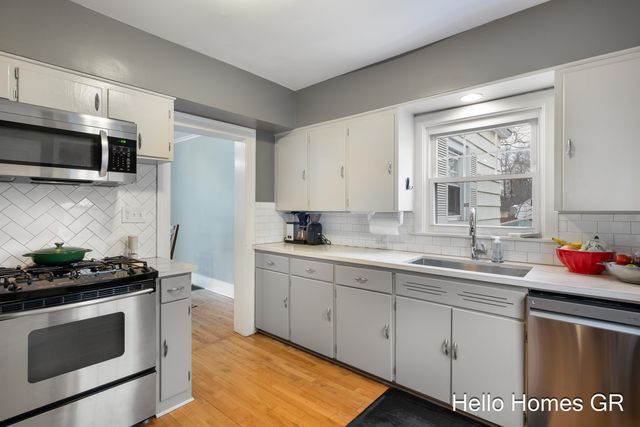 450 Kenwood Street Ne, City Of Grand Rapids, MI 49505